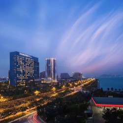 厦门希尔顿逸林酒店2晚+（二选一）双人脚踩船或海野乐园门票一张+枕前甜逸一份+欢迎水果1份