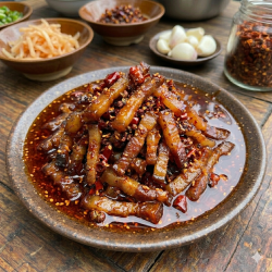 贵州特产品质腊肉油辣椒酱制作辣椒拌面下饭酱500g大蔬菜沙拉酱