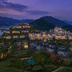 杭州桐庐康莱德酒店 湖景至尊双床家庭套房2晚(可拆分)