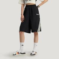 adidas 足球风轻户外三条纹宽松休闲运动短裤