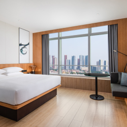 佛山新凯广场万豪万枫酒店1晚+魅KTV活动券或大曼足道优惠券1张