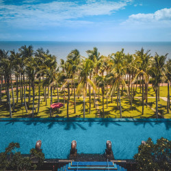 海口绿发希尔顿酒店2晚+行政礼遇一份+旅拍+赠机场定点穿梭巴士+cdf免税店商品优惠福利+儿童娱乐活动