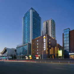 雅乐庭·龙安酒店（武汉光谷广场地铁站店）1晚