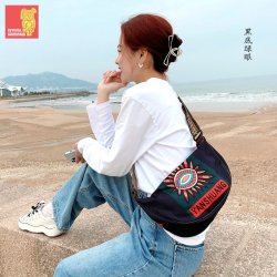 阎双创造夏季正品女包潮酷胸包单肩3312多功能新款出门洋气旅行包