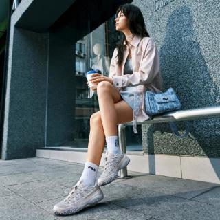 FILA 女鞋女休闲鞋女士轻便舒适日常通勤复古运动鞋
