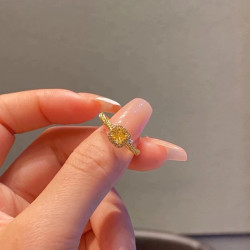 钛钢戒指 镀K金 轻奢气质精致小方糖戒指甜美风开口戒指C127
