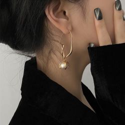 2024年新款潮扭曲线条珠珠耳环女法式轻奢小众高级感气质网红耳饰