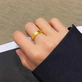 钛钢戒指 时尚百搭简约素圈戒指男女情侣对戒指环网红设计感光面