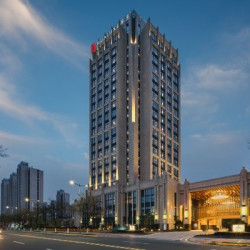 昆山花桥华邑酒店 高级房-大床（宽绰·城市景观）1晚