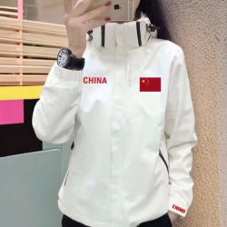 冲锋衣情侣款2024新款户外登山服单款春秋款男女情侣防风防水外套
