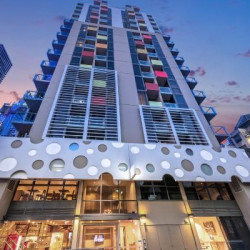 墨尔本中心布雷迪酒店一室房特大床公寓1间夜