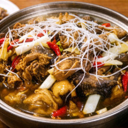 特色焖烧鸡+牛杂4-5人餐