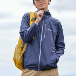 mont·bell 防晒衣女夏新款户外通勤超薄轻便透气上衣连帽防风外套1103323