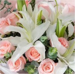 京东鲜花 玫瑰康乃馨水仙百合混搭花束（玫瑰10枝+百合3朵+尤加利5枝）