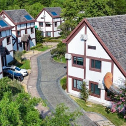 上海太阳岛度假酒店 岛屿豪华大床房 2 晚(连住) + 早餐 2 份/天 + 次日儿童自助早餐（1.5米以下） 1 份/天