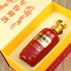 闯王高档书本盒年份御酒浓香型优级白酒买2瓶送礼袋52度500ml