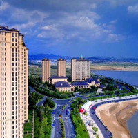 高级城景大床房 1 晚 + 早餐 2 份/天 + 升级至海景房（视房量房态） 1 份 + 挖沙工具 1 份