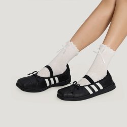 adidas 尖货丨JENNIE联名adidas阿迪达斯三叶草男女方头芭蕾鞋LB3786