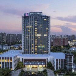 pullman/铂尔曼 高级大床房 2 晚(连住) + 早餐 2 份/天