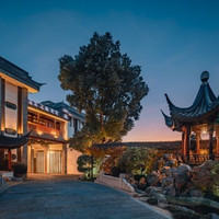 苏州书香府邸平江府 雅致·府邸大床房（出则平江路，入则安心处） 2 晚(连住) + 早餐 2 份/天 + 耦园双人门票 1 份