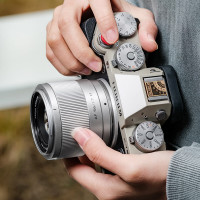 VILTROX Air系列 AF 9mm F2.8 Air XF 定焦镜头雾月银色