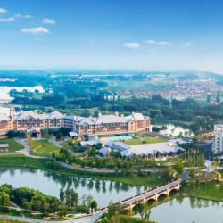 湖景双床房 1 晚 + 2人自助早餐 1 份/天 + 1.2米以下儿童自助早餐 1 份 + 迷你吧 1 份