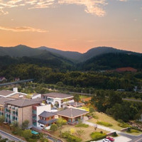 茗静园·安吉禧乐山居度假酒店 映月楼-亲子loft滑梯大床房 2 晚(可拆分) + 早餐 2 份/天 + 儿童早餐 1 份/天 + 双人温汤体验