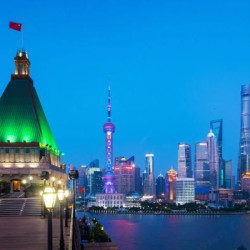 费尔蒙金尊双床房 3 晚(连住) + 2大1小自助早餐 1 份/天 + 龙凤厅双人午餐套餐