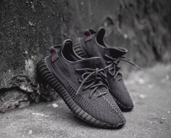 当年5000抢不到的Yeezy,现在200多清库存