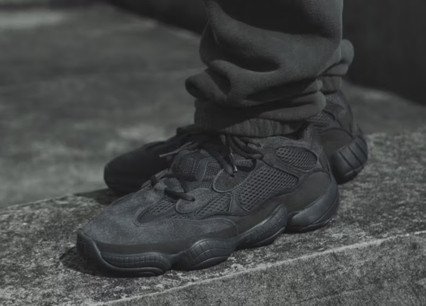 当年5000抢不到的Yeezy,现在200多清库存
