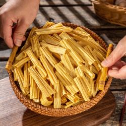 手工头层皮腐竹工厂直营东北非转基因大豆干货段无干燥剂商用批发