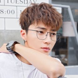有时尚感护眼变色近视眼镜眼镜框蓝光复古黑框素颜神器超轻可配潮