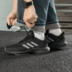 adidas 跑鞋男鞋冬季新款运动鞋网面透气黑武士跑步鞋