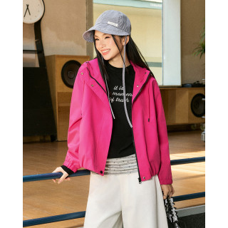 爱依服 2026秋季新款户外休闲风连帽短外套女拉链抽绳防风夹克