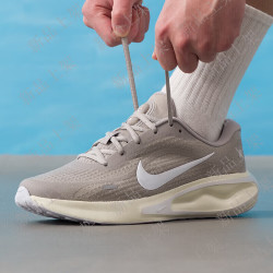 NIKE 男子JOURNEY RUN低帮缓震轻便运动训练跑步鞋FN0228-200