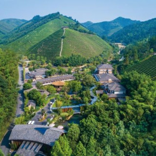 安吉·君澜老庄山居汤泉度假酒店主楼|山水双床房2晚(连住)