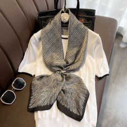 《小香风》新款缎面经典时尚百搭编织小香风大方巾披肩90*90cm