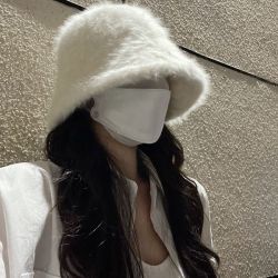 白色兔毛渔夫帽女秋冬毛绒水桶帽日系大头围盆帽显脸小保暖帽子潮