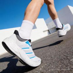 adidas CUSHIONNOVA透气轻便低帮超缓震回弹跑步运鞋