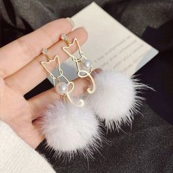 合金布艺耳饰 超仙秋冬毛毛球耳环设计感猫咪毛绒球耳坠耳钉女