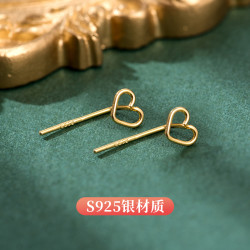 金美澳 925银耳饰 爱心耳钉推荐2026火爆款网红款简约百搭小众耳饰耳环女
