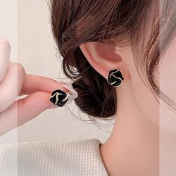 合金耳饰 法式彩绘黑色山茶花新款2026爆款耳环女轻奢小众时尚