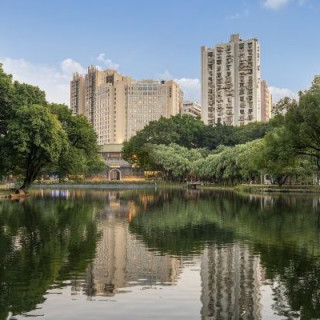 广州越秀宾馆希尔顿格芮精选酒店城景大床豪华套房（戴森风筒厨房）2晚(可拆分)