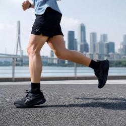 亚瑟士 男士跑步鞋