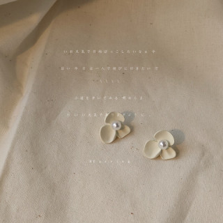 花饰庄园 仙奶白色耳钉ins珍珠花朵简约925银针耳环女感耳饰 1646