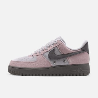 NIKE 滔搏NIKE耐克女子AIR FORCE 1 '07 REC运动休闲鞋IZ6168-001