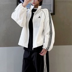 adidas 女装 2026秋季新款三条纹舞动系列蕾丝花边运动休闲防风夹克外套