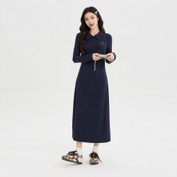 三福 气质优雅 26秋季刺绣POLO领连衣裙女褶皱收腰长袖T恤裙