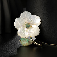 半日逅屿 高档贝壳桃花胸针帝皇石大气优雅配大衣胸 花别针 金绿帝皇石贝壳花