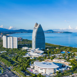 三亚亚特兰蒂斯酒店2晚+探班白鲸明星互动项目代金券1张+住店礼遇｜解锁水族馆海洋精彩演艺时刻+F-film复游拍5...